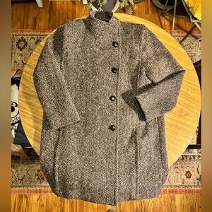 VNTG 80’s Style Chic • Herringbone Overcoat • Women’s 💯 pure wool • size 6